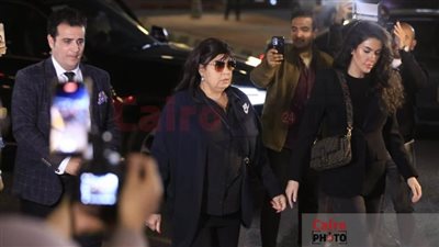 بحضور نجوم الفن.. ناهد السباعي تتلقى واجب العزاء في والدتها بجانب رانيا فريد شوقي| بث مباشر 