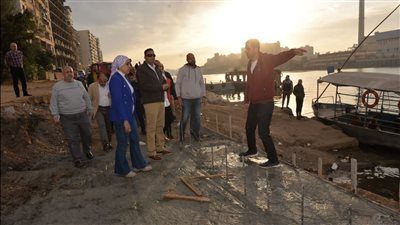 محافظ الدقهلية يتفقد أعمال صب الخرسانة المائلة بمشروع الممشى السياحي على النيل