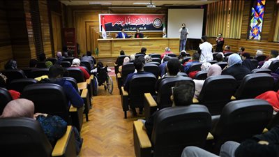 جامعة القاهرة تنظم ندوة لتوعية ذوي القدرات الخاصة بحقوقهم في المشاركة بالانتخابات الرئاسية 