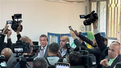 المرشح حازم عمر يدلي بصوته في انتخابات الرئاسة