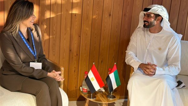 وزيرة الثقافة خلال