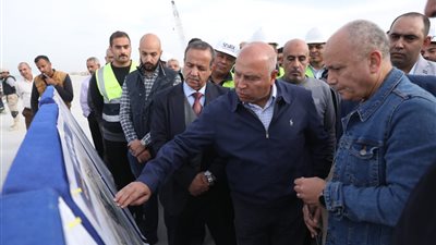 وزير النقل يتابع تقدم معدلات تنفيذ مشروع تطوير ميناء السخنة