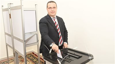 قيادات هيئة المجتمعات العمرانية يدلون بأصواتهم في انتخابات الرئاسة ويتفقدون لجان العاصمة الإدارية