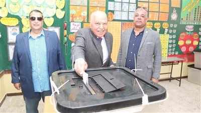 نقيب المعلمين يدلي بصوته في الانتخابات الرئاسية 2024