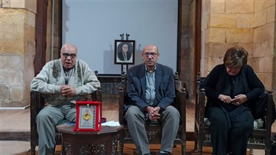 تكريم اسم الراحل يعقوب الشاروني في بيت الشعر