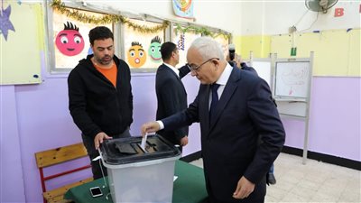 وزير التعليم خلال الإدلاء بصوته في الانتخابات الرئاسية: لازم الطلاب والمعلمين يشاركوا ويدلوا بصوتهم