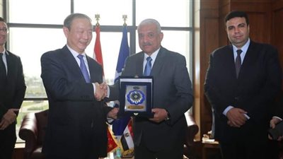 محافظ السويس يستقبل نائب عمدة الحكومة الشعبية لمدينة تيانجين بالصين 