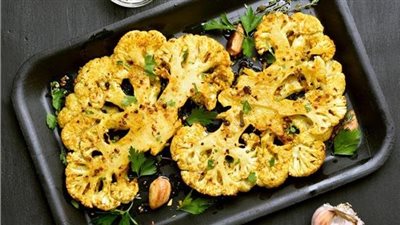 طريقة عمل القرنبيط فى الفرن بدون زيت.. إضافات صغيرة لكنها فعالة