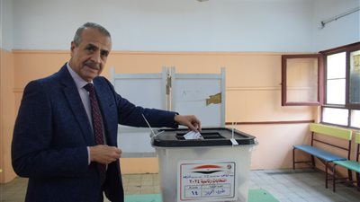 رئيس التعبئة والإحصاء يدلي بصوته في الانتخابات الرئاسية 2024
