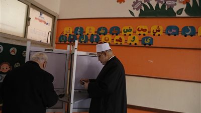 وكيل الأزهر يدلي بصوته في الانتخابات الرئاسية بالشروق: المشاركة واجب وطني