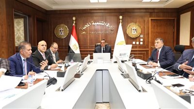 وزير التنمية المحلية: المحافظات تشهد إقبالًا كبيرًا من الناخبين