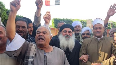 كان نازل ينتخب.. إصابة الفلاح الفصيح أمام لجنة انتخابات بقنا إثر حادث مروري