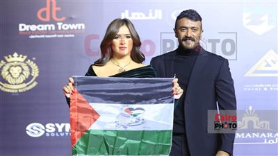 بعلم فلسطين.. أحمد العوضي وياسمين عبد العزيز يدعمان أهالي غزة في حفل جوائز وشوشة 2023