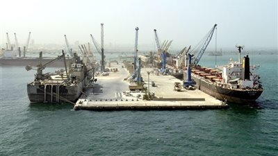 توقف حركة الملاحة البحرية مؤقتًا في مينائي الشويخ والشعيبة بـ الكويت