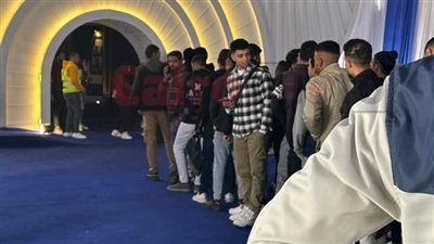 الطابور طوله 20 مترا.. زحام من المواطنين أمام لجان الانتخابات الرئاسية بالقليوبية والغربية | بث مباشر