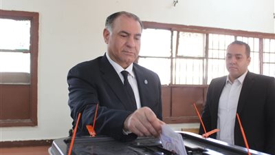 الإعلامي محمد فودة يدلي بصوته في الانتخابات الرئاسية: مظاهرة حب لاستكمال مسيرة البناء | صور