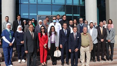 جامعة مصر للعلوم والتكنولوجيا توفر وسائل نقل جماعي للعاملين بها لتيسير عملية الاقتراع على الناخبين