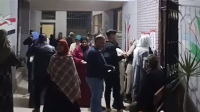 قبل غلق التصويت.. السيدات يتصدرن المشهد في الساعات الأخيرة من اليوم الثاني للانتخابات الرئاسية بلجان البحيرة | بث مباشر 