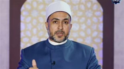 عالم أزهري يوضح حكم جواز وضع المصحف تحت الوسادة لطرد الشياطين والكوابيس