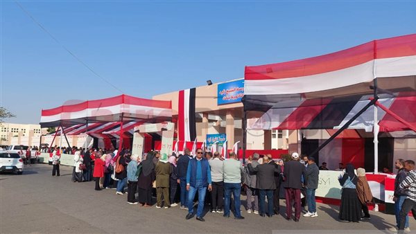 أمام اللجان الانتخابية