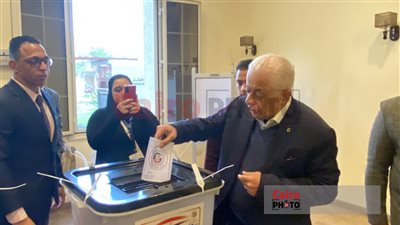 بعد الإدلاء بصوته.. طارق شوقي لـ القاهرة 24: سعداء بتقديم الواجب الوطني 