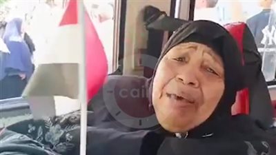 عجوز تبكي بعد انتخابها بالإسماعيلية: السيسي أغلي من عيالي.. ونفسي أشوفه| فيديو 