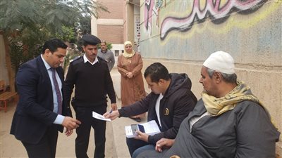 نزلت عشان السيسي.. رمضان مريض بالسمنة المفرطة يحرص على المشاركة في الانتخابات الرئاسية بالبحيرة