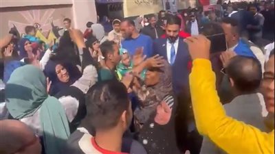 أجواء تملؤها الفرحة.. توافد الناخبين أمام اللجان في الانتخابات الرئاسية 2024 بكرداسة | فيديو