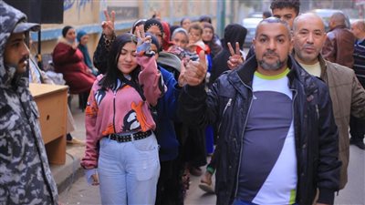 استمرار توافد الموطنين على لجان الاقتراع في اليوم الثالث للانتخابات الرئاسية | صور