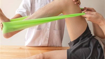 يساعد في تخفيف الألم.. تعرف على فوائد العلاج الطبيعي العصبي 