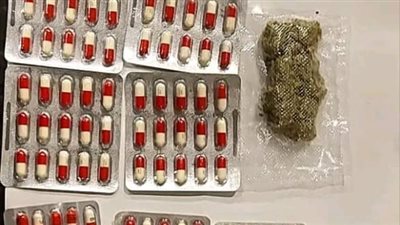 جمارك مطار الغردقة الدولي تضبط محاولة تهريب ماريجوانا وأقراص مخدرة