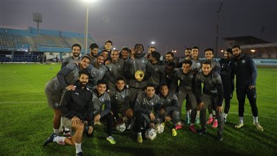 بيراميدز يكرم مهاجمه فيستون ماييلي بعد اختياره ضمن الأفضل في إفريقيا