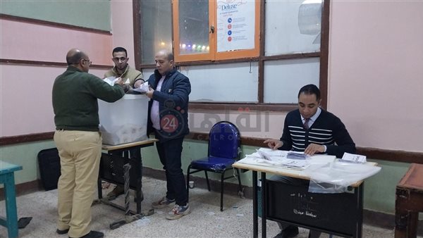 بدء عملية فرز أصوات