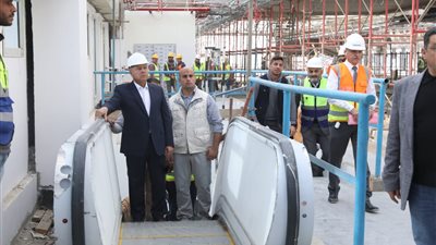 وزير النقل يتابع سير العمل بمشروع المونوريل.. ويؤكد على ضرورة استمرار تنفيذ أعمال إعادة الشيء لأصله