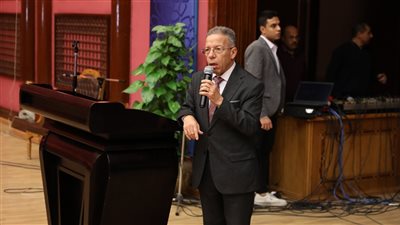 نقيب أطباء مصر يشيد بجهود شيخ الأزهر الداعمة للقضية الفلسطينية