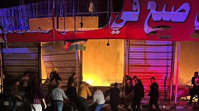 حريق مروع في معرض للملابس الجاهزة أمام مديرية التربية والتعليم بكفر الشيخ| صور 