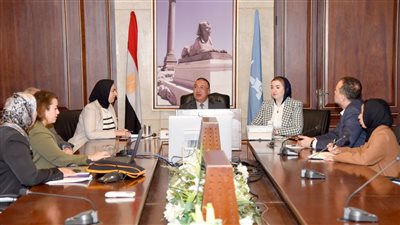 محافظ الإسكندرية يبحث مع وفد الأكاديمية العربية تطوير المناطق التراثية والميادين الرئيسية