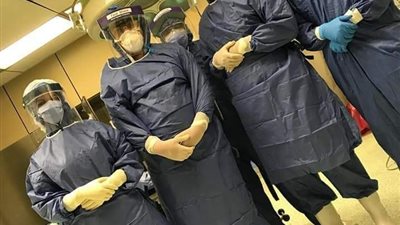 إجراء عملية جراحية لمصاب بفيروس كورونا وإنقاذه من بتر ساقيه (صور)