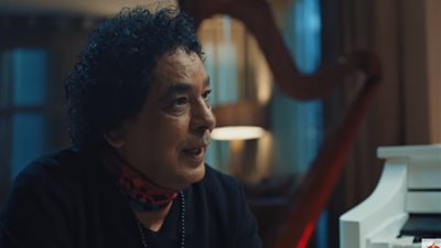 الليلة.. الكينج محمد منير في حفل “لايف” على يوتيوب (صور)