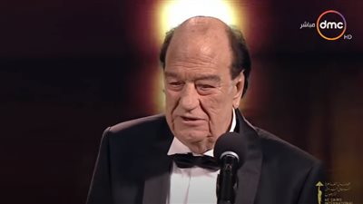 حسن حسني قبل وفاته: “سعيد أنهم لحقوا يكرموني وأنا لسه عايش” (فيديو)