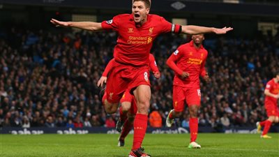 قائد معجزة نهائي إسطنبول وصاحب السقوط القاتل.. ستيفن جيرارد يكمل عامه الـ40