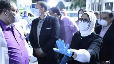 نفير عام.. الصحة تفتح باب التعاقد مع الطواقم الطبية للعمل بالعزل وتحظر الإجازات (مستند)