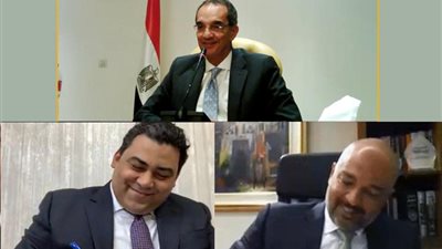 “المصرية للاتصالات” توقع اتفاقيتين بـ2 مليار جنيه مع اتصالات مصر