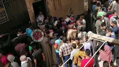 عقب عودة العمل بالسجل المدني.. ازدحام شديد أمام مكتب أبو قرقاص