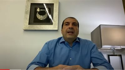 كيف تحمي نفسك من القلق المميت والإحباط في زمن كورونا؟.. عمرو خالد يجيب (فيديو)