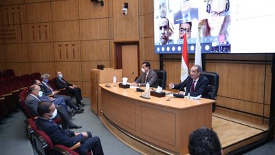 وزير الاتصالات يشهد إطلاق خدمة انتقال المستخدمين بين الشركات