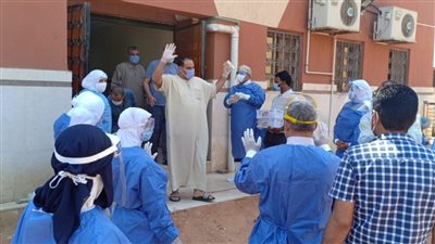 بينهم 4 أطباء.. الشرقية تحتفل بشفاء 70 مصابًا بفيروس كورونا (صور وفيديو)