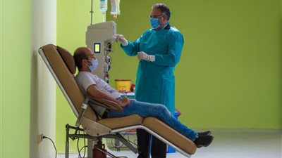 الاكتفاء من البلازما.. “الصحة” تزف بشرى سارة حول فاعلية الحقن ببلازما الدم