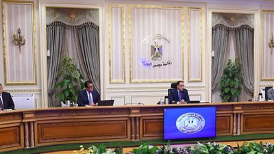 إعفاء السائحين الوافدين من رسوم التأشيرة السياحية.. تعرف على قرارات اجتماع الحكومة اليوم