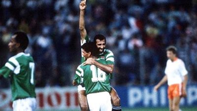 زي النهاردة من 30 سنة.. مجدي عبدالغني يقود الفراعنة للتعادل أمام الطواحين الهولندية (فيديو)